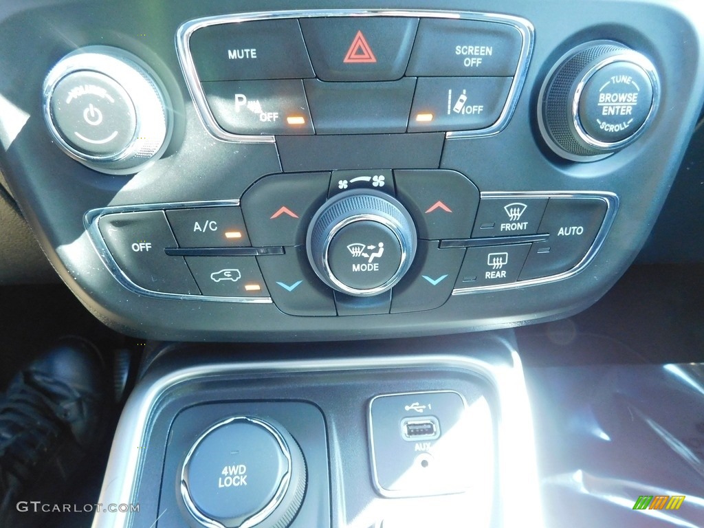 2020 Compass Latitude 4x4 - Jazz Blue Pearl / Black photo #13