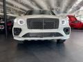 Ghost White Pearlescent by Mulliner - Bentayga V8 Photo No. 5