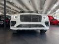 Ghost White Pearlescent by Mulliner - Bentayga V8 Photo No. 6