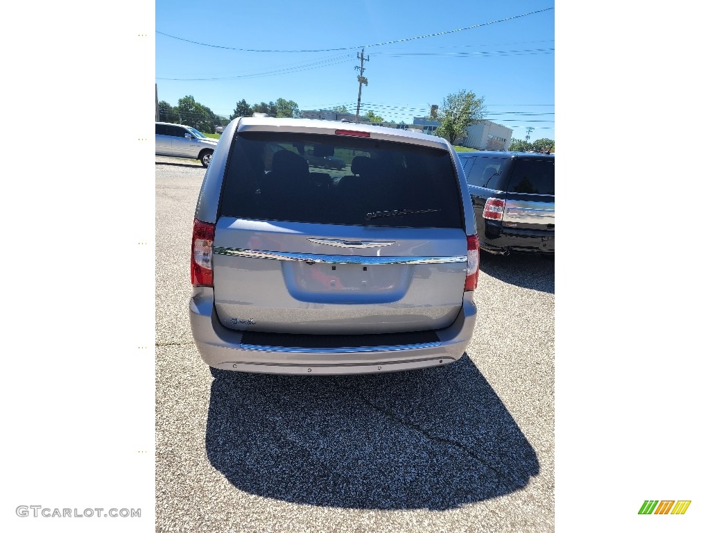 2015 Town & Country Touring-L - Billet Silver Metallic / Black/Light Graystone photo #3