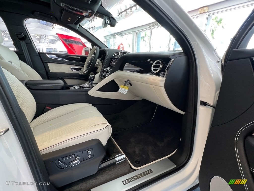 2022 Bentley Bentayga V8 Dashboard Photos