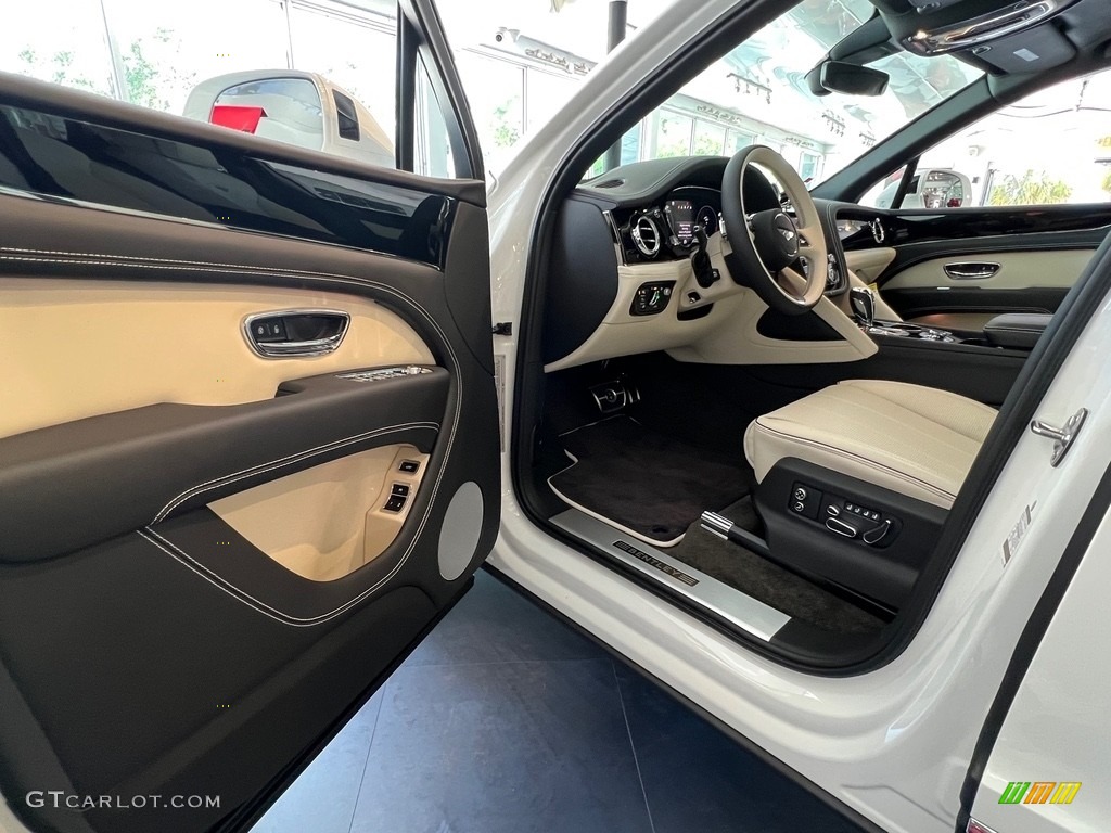 2022 Bentley Bentayga V8 Front Seat Photo #144422156