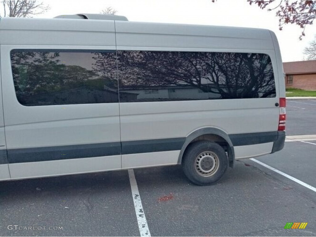 2015 Sprinter 2500 High Roof Passenger Van - Arctic White / Black photo #4
