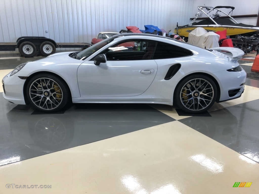 Carrara White Metallic Porsche 911