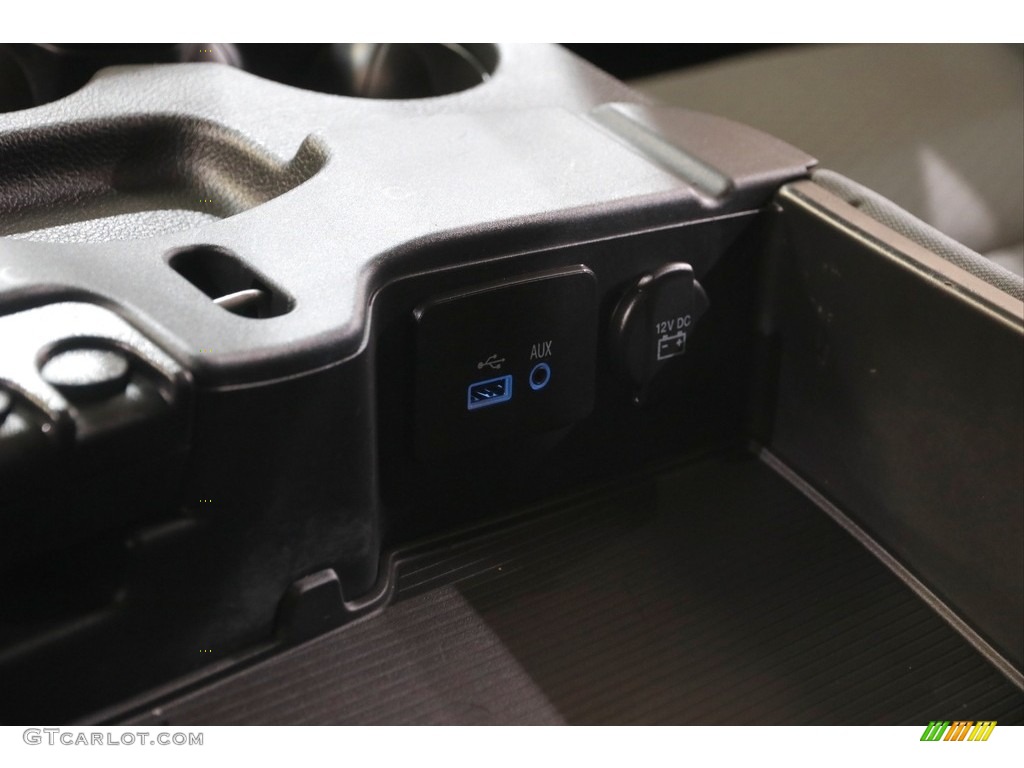 2017 1500 Big Horn Quad Cab 4x4 - Bright Silver Metallic / Black/Diesel Gray photo #14