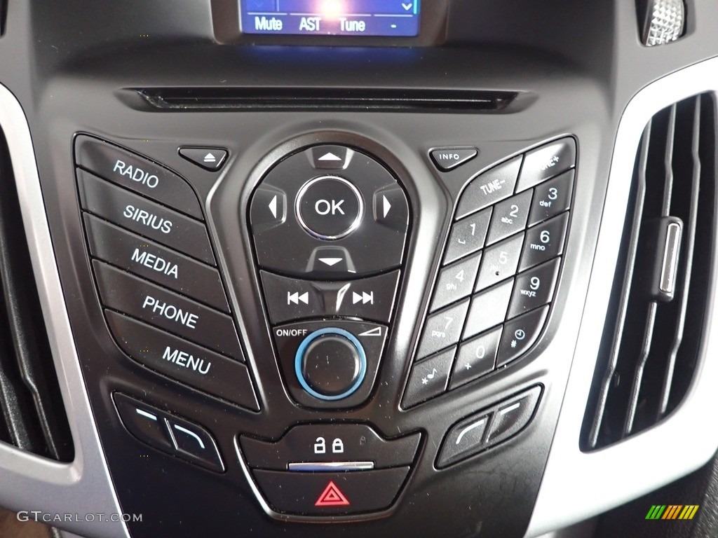 2014 Focus SE Hatchback - Sterling Gray / Charcoal Black photo #18
