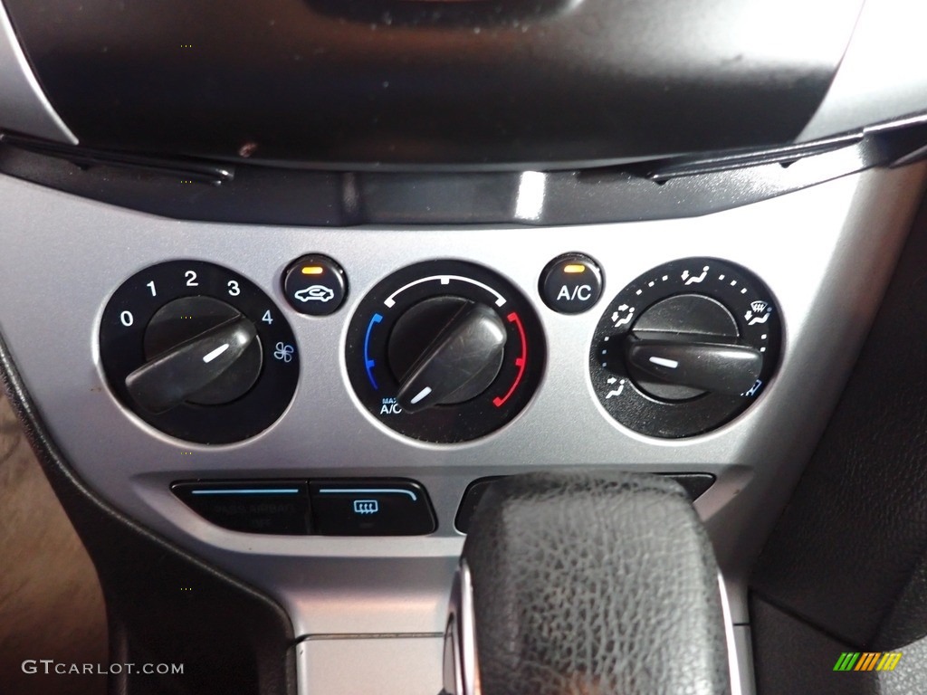 2014 Focus SE Hatchback - Sterling Gray / Charcoal Black photo #19