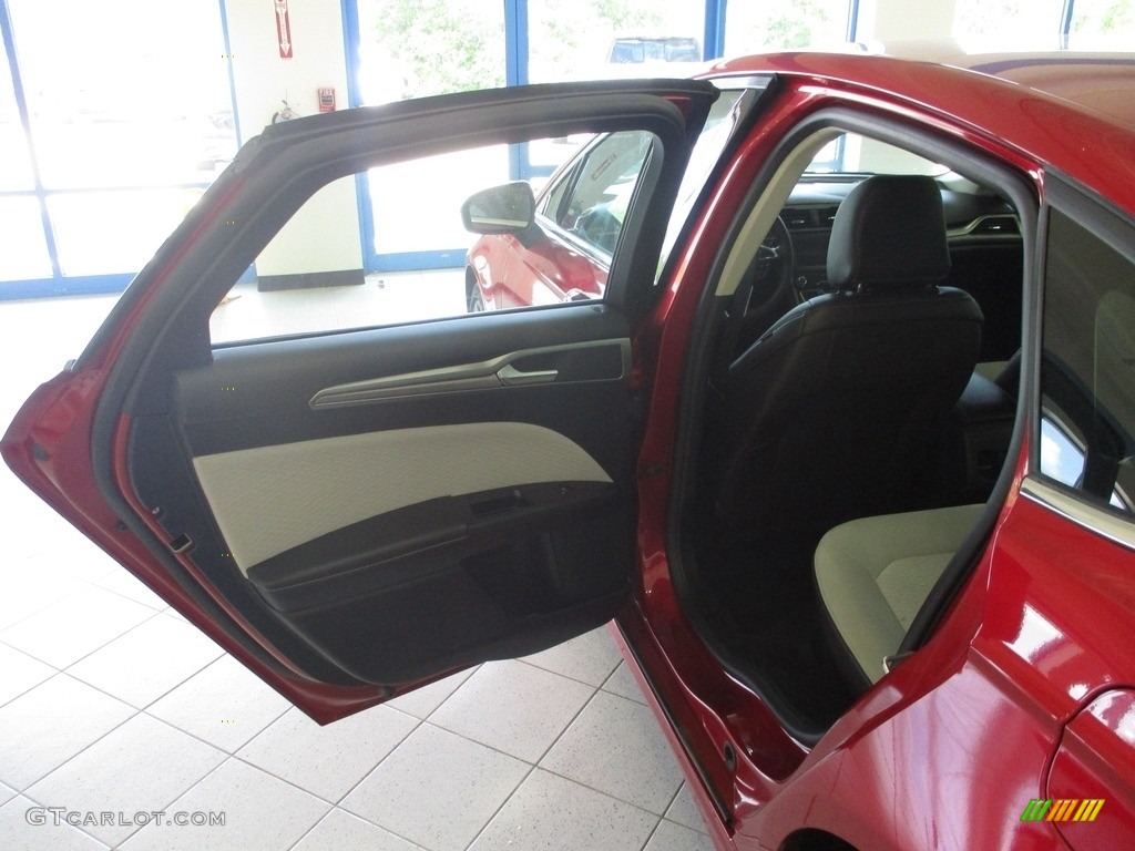 2020 Fusion SE - Rapid Red / Medium Light Stone photo #20