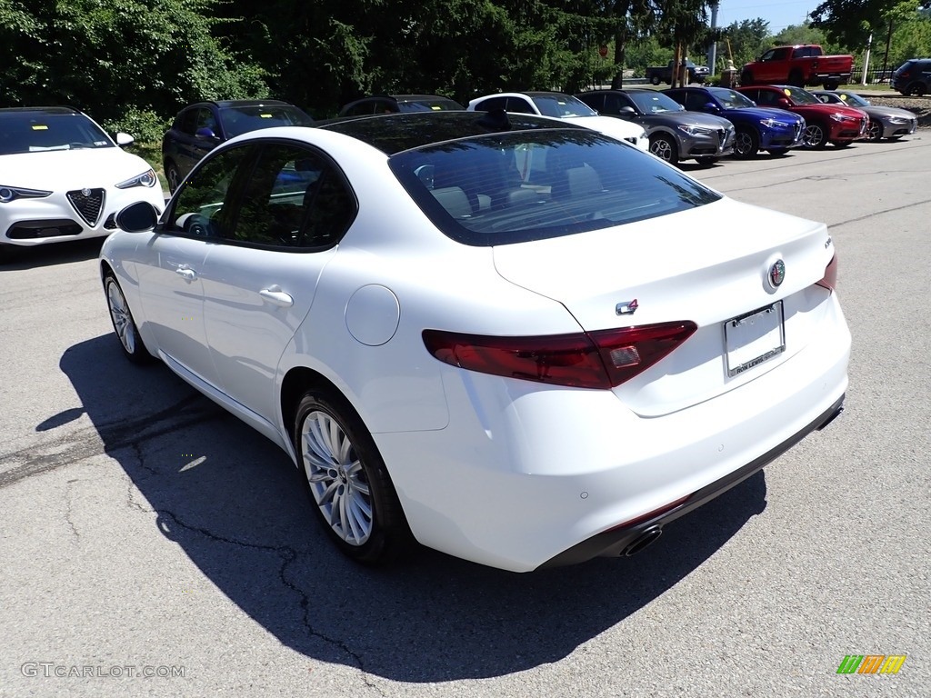 2022 Giulia Sprint AWD - Alfa White / Black photo #3