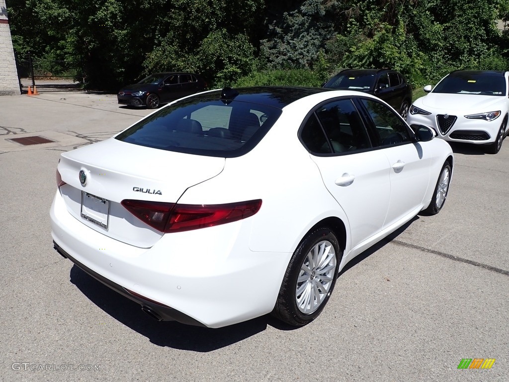 2022 Giulia Sprint AWD - Alfa White / Black photo #5