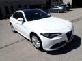 Front 3/4 View of 2022 Giulia Sprint AWD