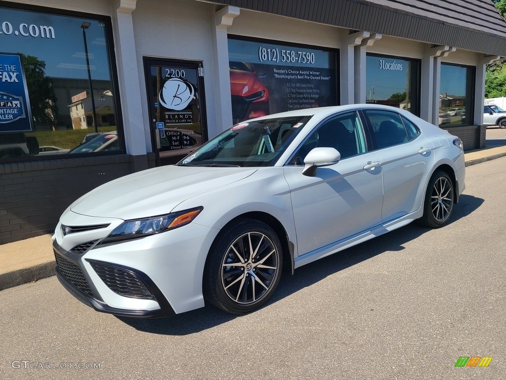 2022 Camry SE - Ice Edge / Black photo #2