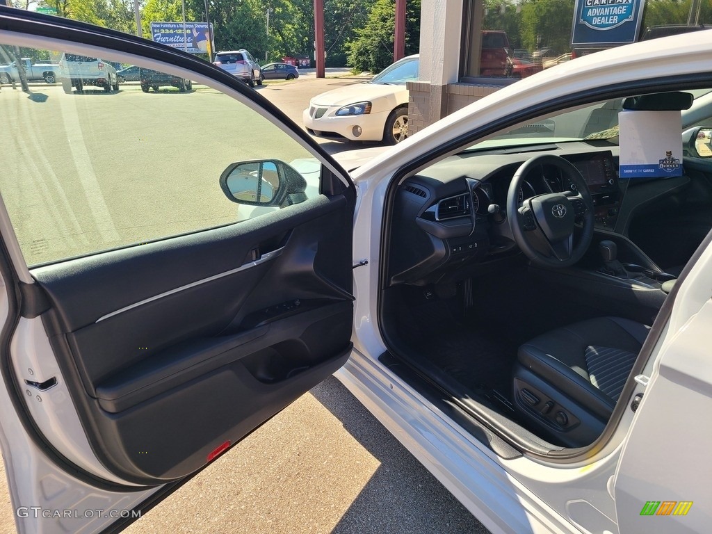 2022 Camry SE - Ice Edge / Black photo #3