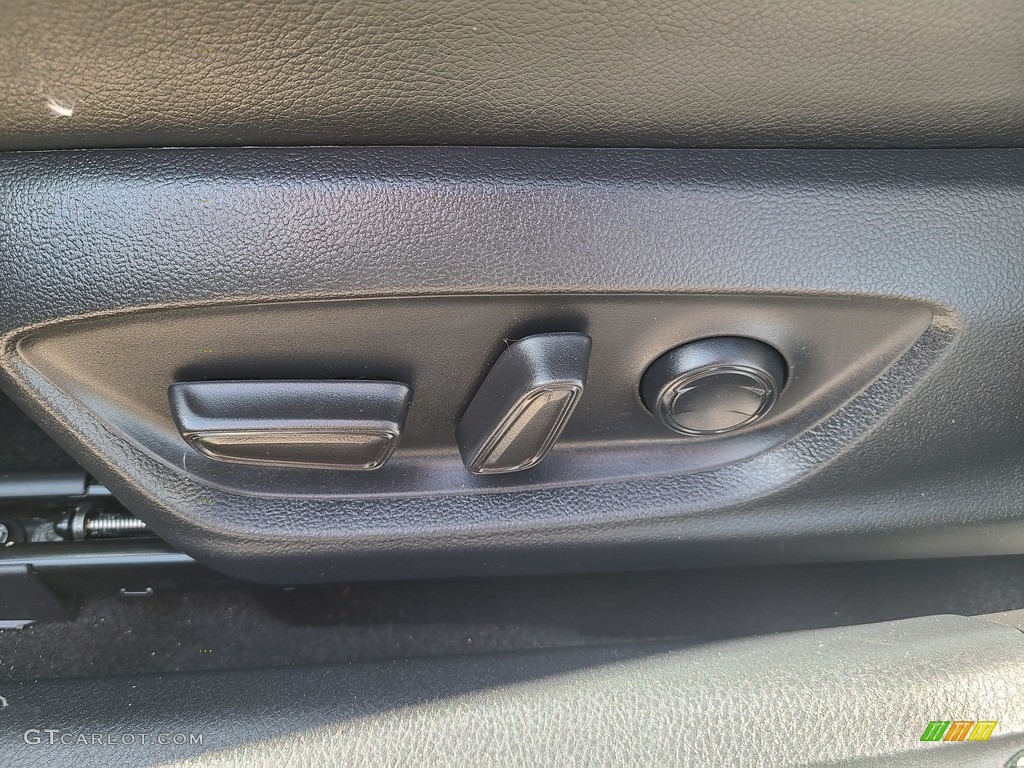 2022 Camry SE - Ice Edge / Black photo #6