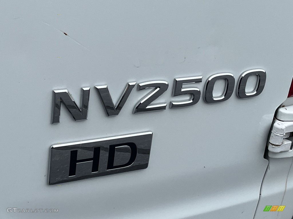 2014 Nissan NV 2500 HD S Marks and Logos Photo #144432993