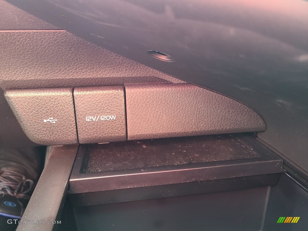 2022 Camry SE - Ice Edge / Black photo #20
