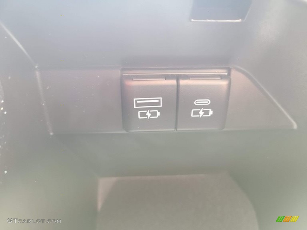 2022 Camry SE - Ice Edge / Black photo #24