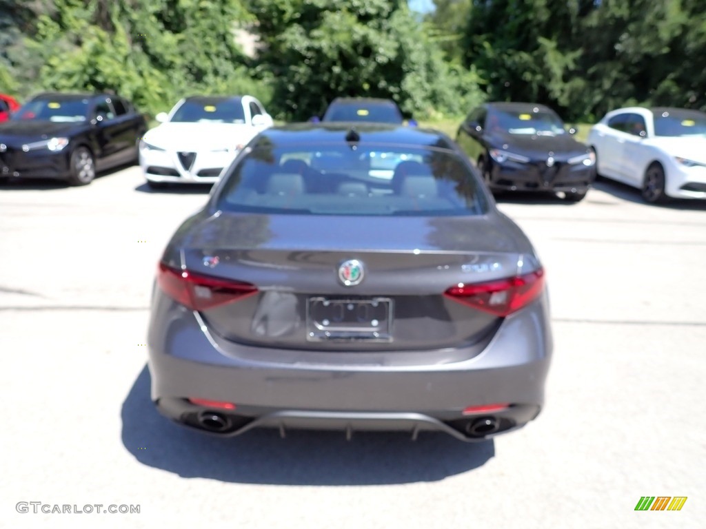 2022 Giulia Veloce AWD - Vesuvio Gray Metallic / Black photo #4