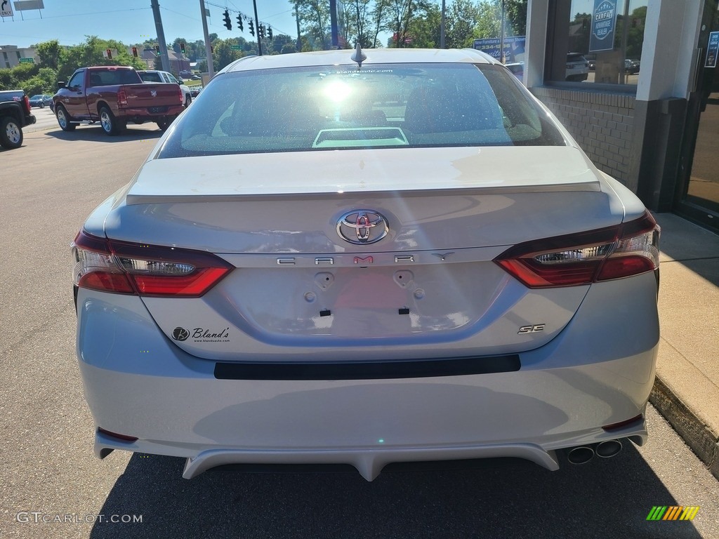 2022 Camry SE - Ice Edge / Black photo #31