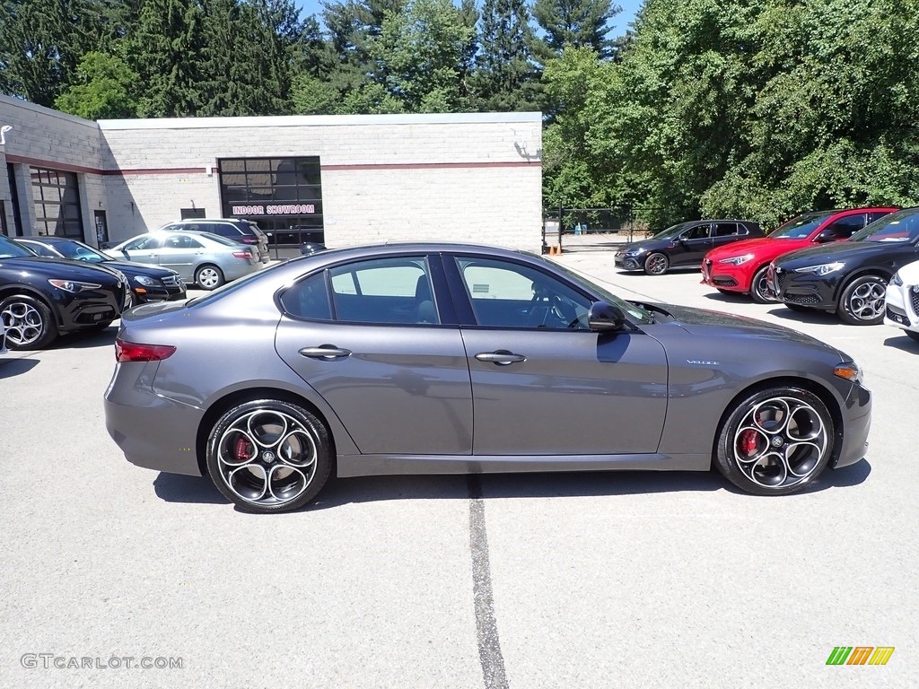 2022 Giulia Veloce AWD - Vesuvio Gray Metallic / Black photo #6