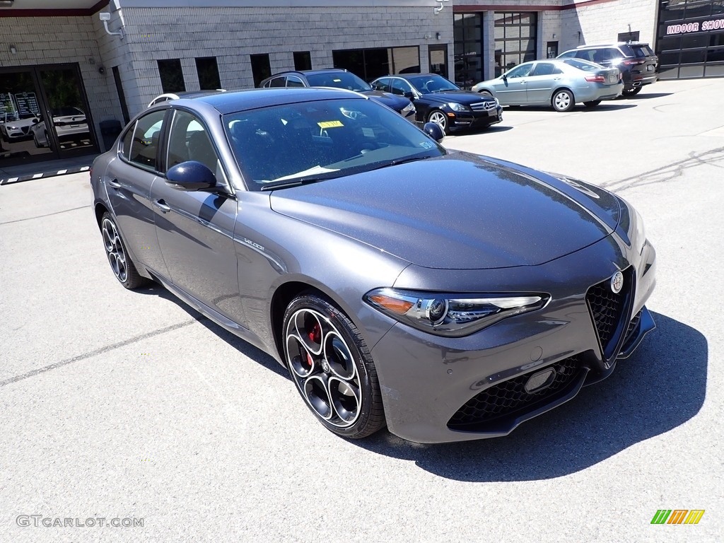 2022 Giulia Veloce AWD - Vesuvio Gray Metallic / Black photo #7