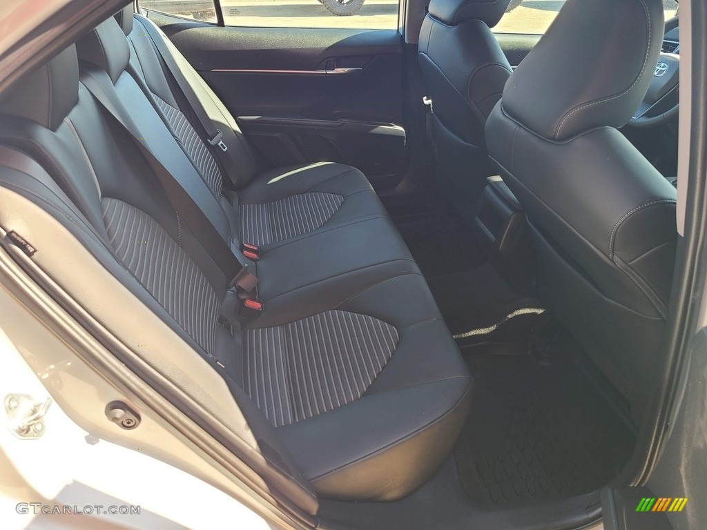 2022 Camry SE - Ice Edge / Black photo #38