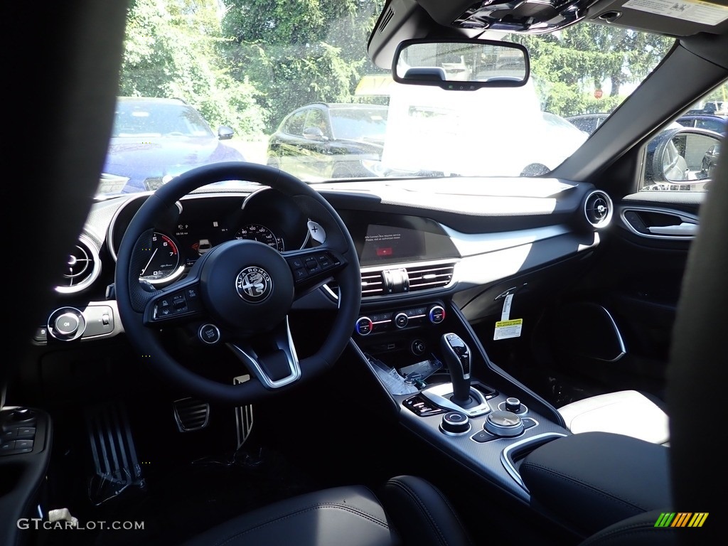 2022 Giulia Veloce AWD - Vesuvio Gray Metallic / Black photo #13