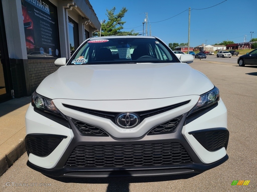2022 Camry SE - Ice Edge / Black photo #45
