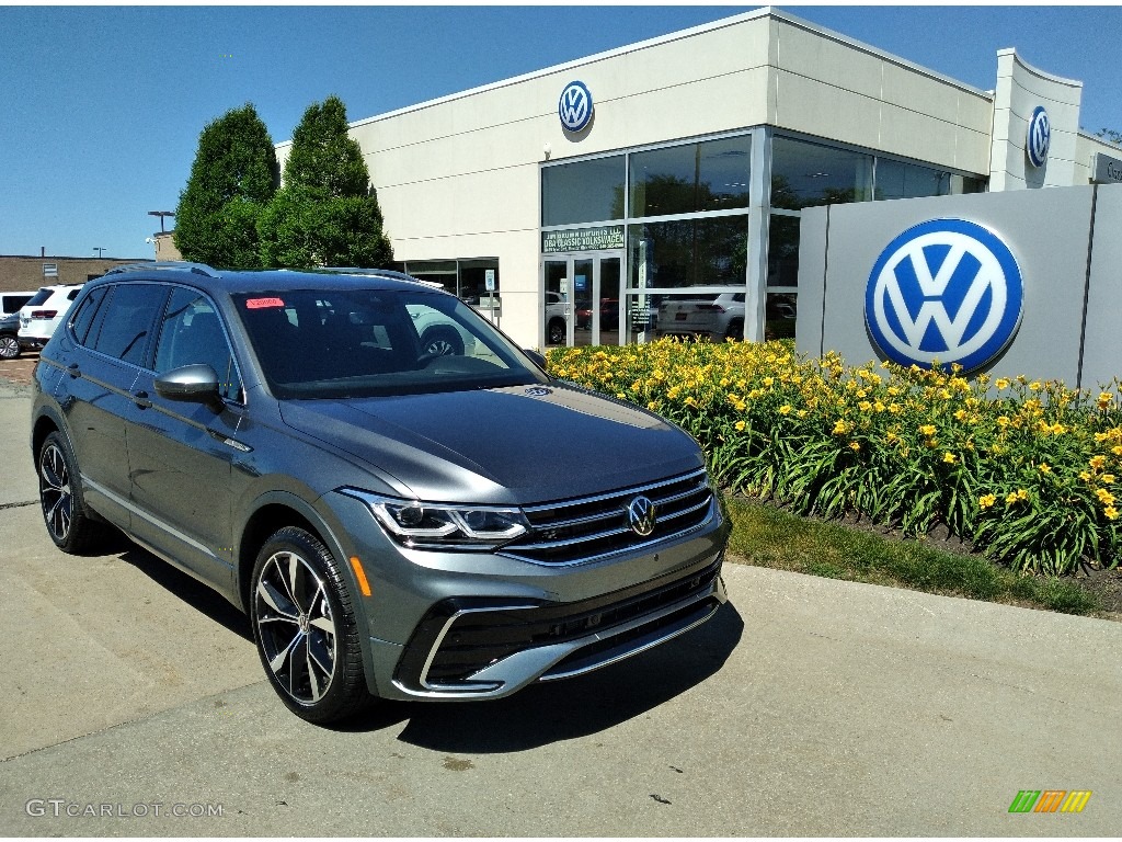 Platinum Gray Metallic 2022 Volkswagen Tiguan SEL R-Line 4Motion Exterior Photo #144434283