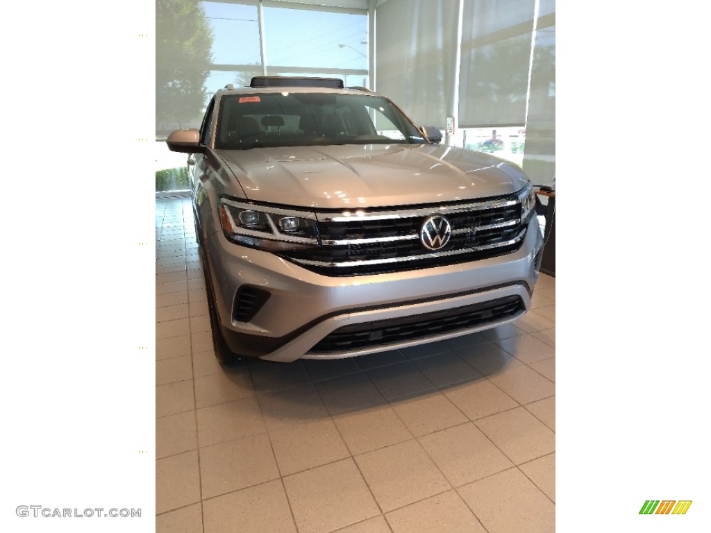 2022 Atlas Cross Sport SE Technology 4Motion - Pyrite Silver Metallic / Titan Black photo #1