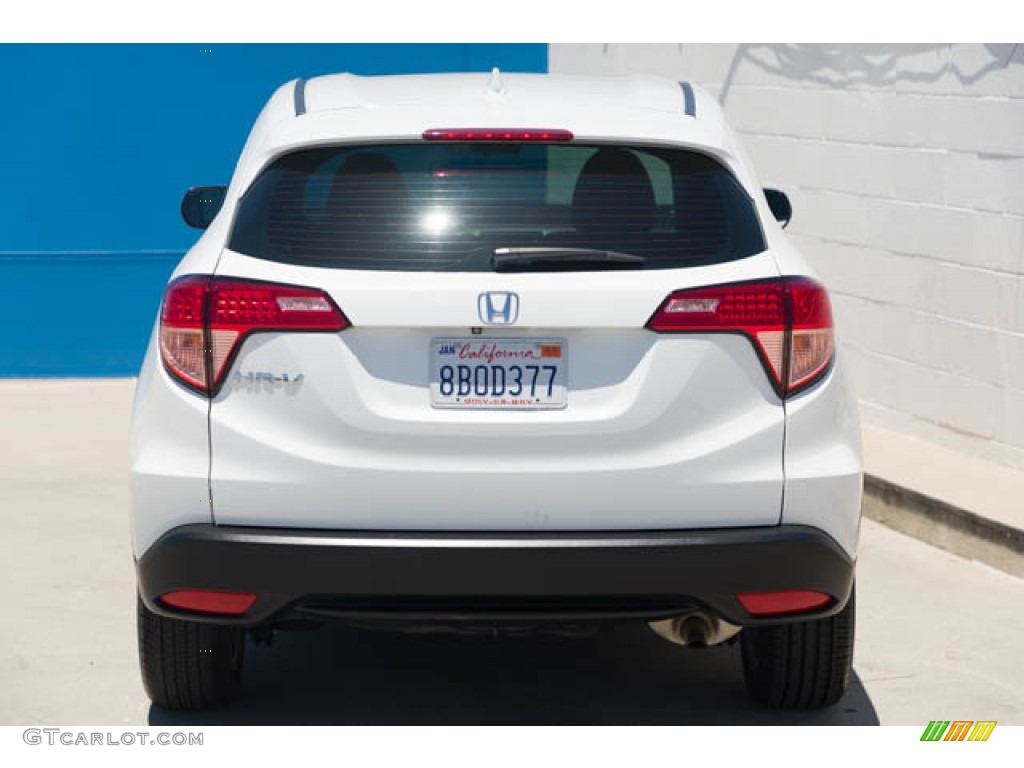 2018 HR-V LX - White Orchid Pearl / Gray photo #11