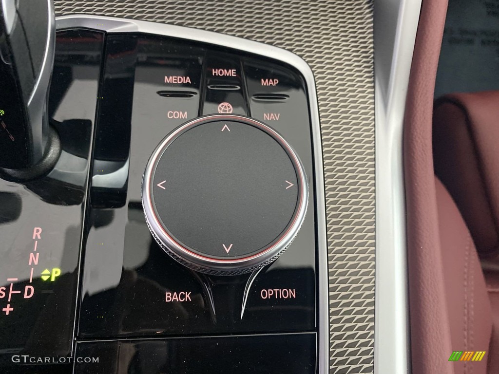 2022 BMW X6 xDrive40i Controls Photos