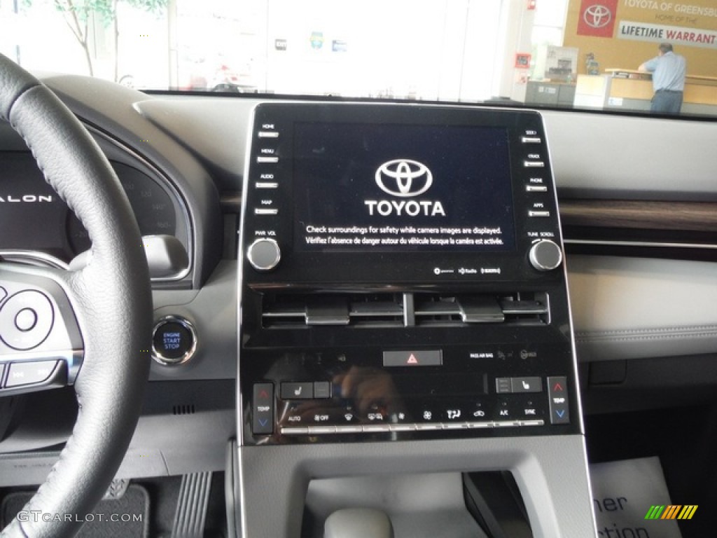 2022 Toyota Avalon XLE Controls Photo #144441123