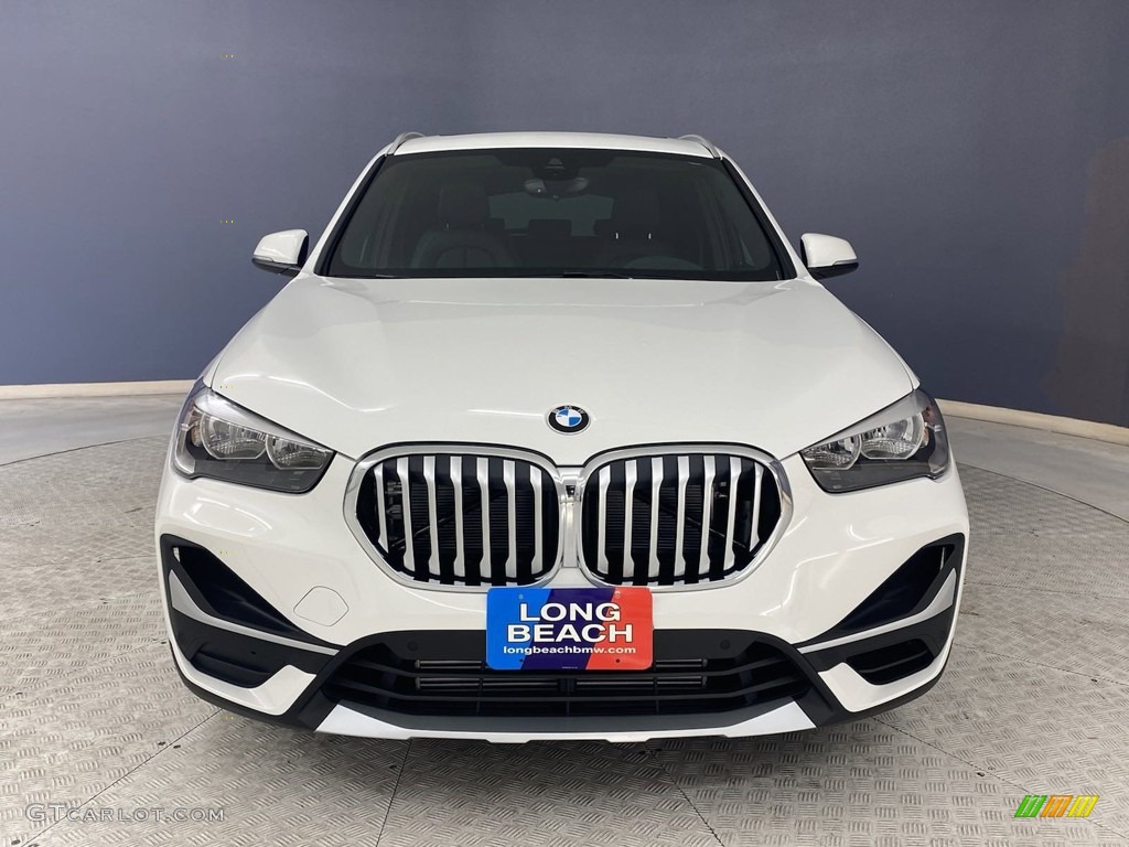 2022 X1 sDrive28i - Alpine White / Black photo #2