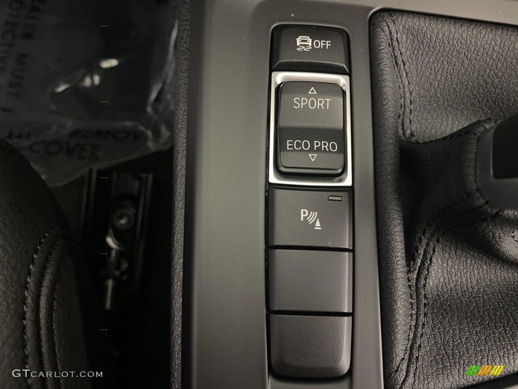 2022 X1 sDrive28i - Alpine White / Black photo #23