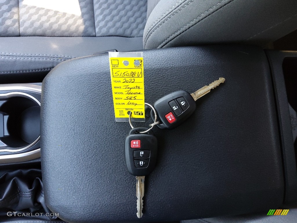 2022 Toyota Tacoma SR5 Double Cab Keys Photo #144442164