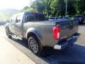 Gun Metallic - Frontier SL Crew Cab 4x4 Photo No. 4