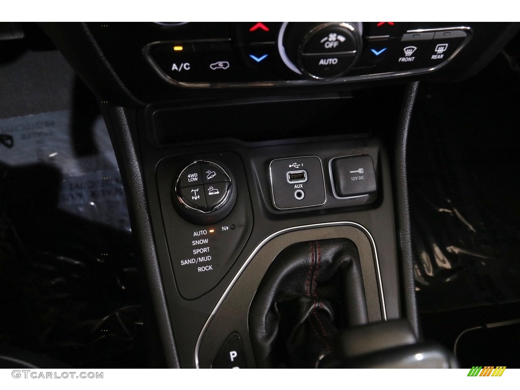 2019 Cherokee Trailhawk 4x4 - Firecracker Red / Black photo #16