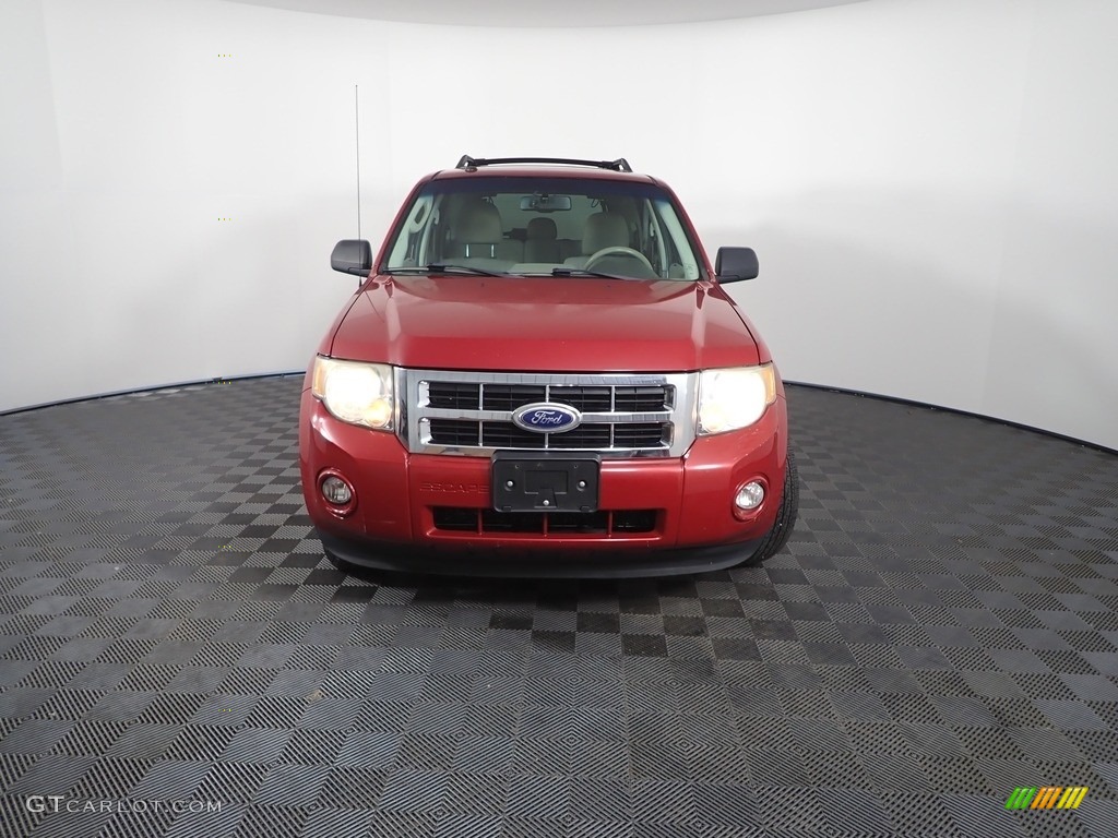 2010 Escape XLT - Sangria Red Metallic / Stone photo #3