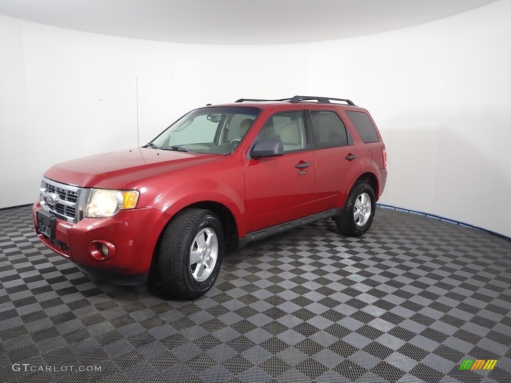 2010 Escape XLT - Sangria Red Metallic / Stone photo #4