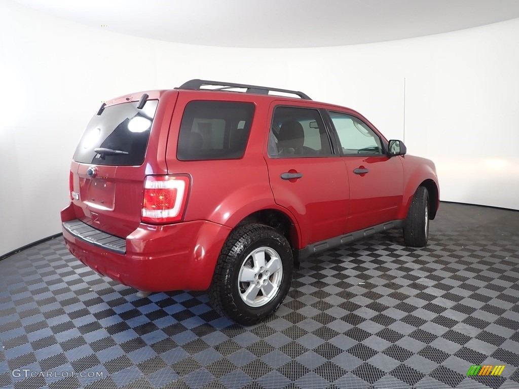 2010 Escape XLT - Sangria Red Metallic / Stone photo #10