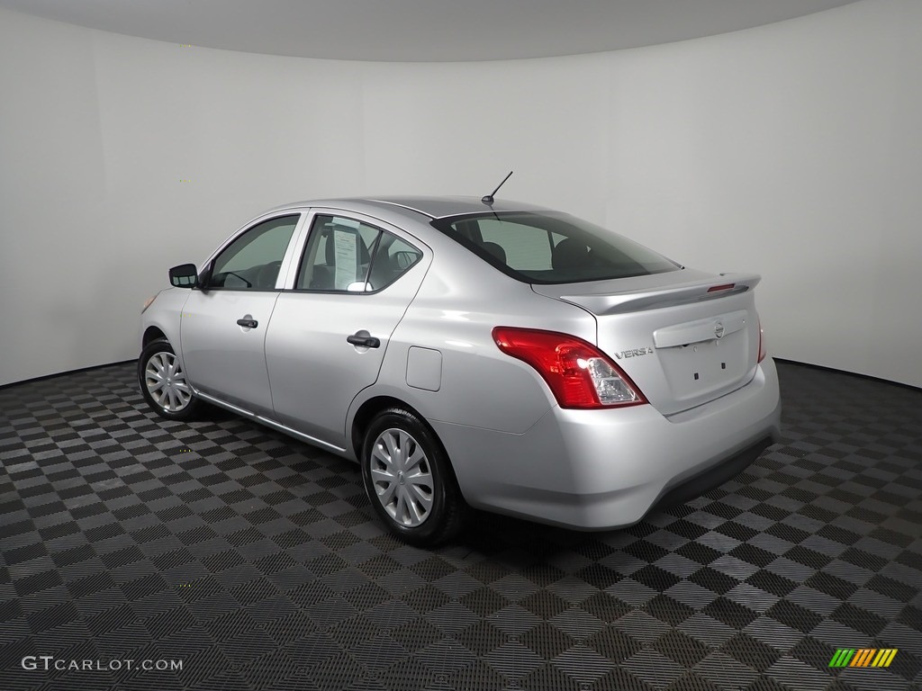 2019 Versa S Plus - Brilliant Silver Metallic / Charcoal photo #7