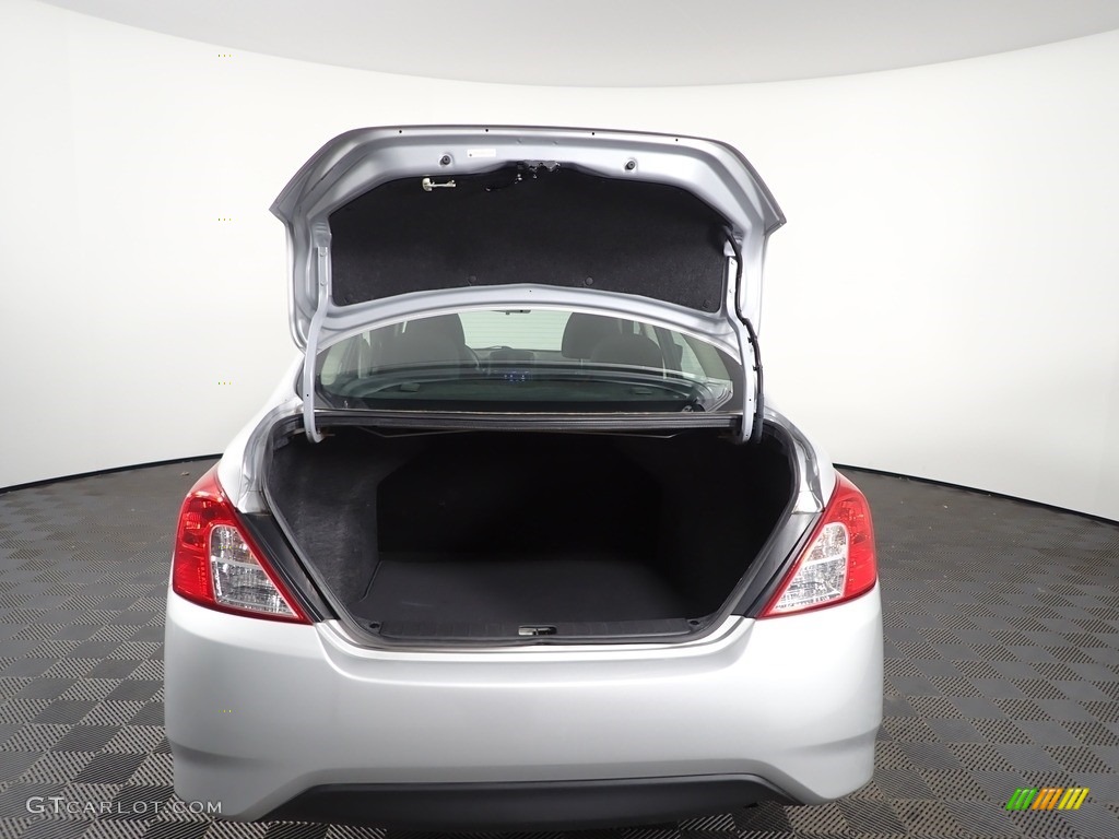 2019 Versa S Plus - Brilliant Silver Metallic / Charcoal photo #9