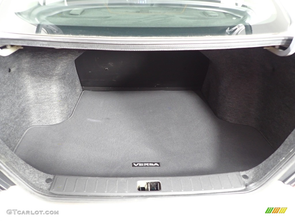 2019 Versa S Plus - Brilliant Silver Metallic / Charcoal photo #10