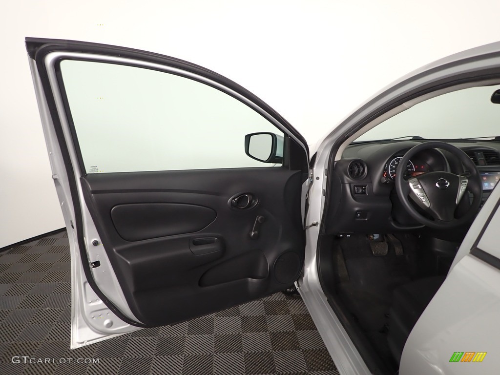 2019 Versa S Plus - Brilliant Silver Metallic / Charcoal photo #12