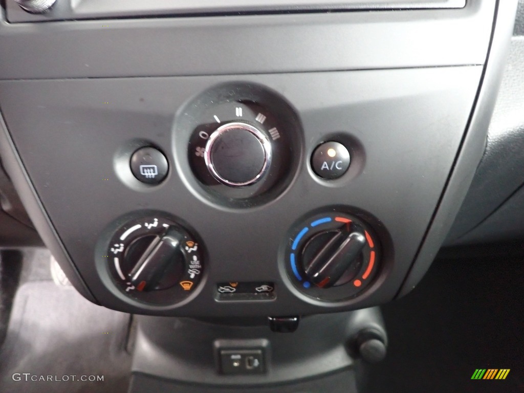 2019 Versa S Plus - Brilliant Silver Metallic / Charcoal photo #19