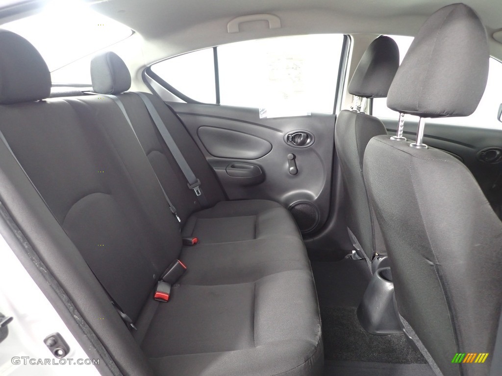 2019 Versa S Plus - Brilliant Silver Metallic / Charcoal photo #28