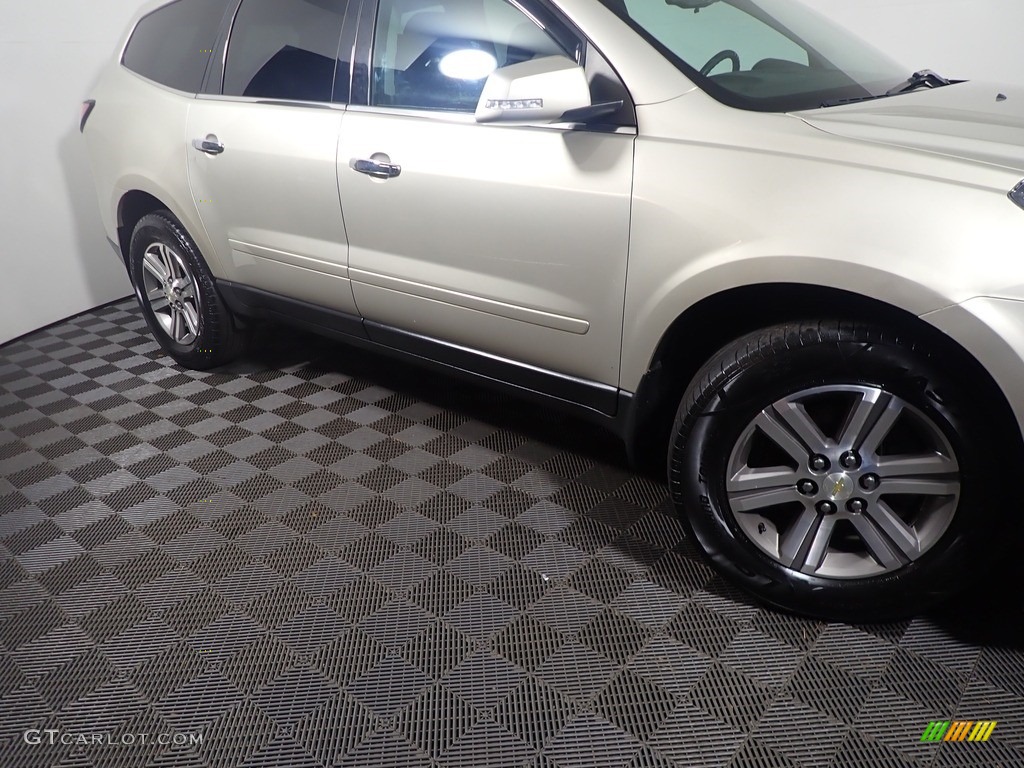 2015 Traverse LT AWD - Champagne Silver Metallic / Ebony photo #4