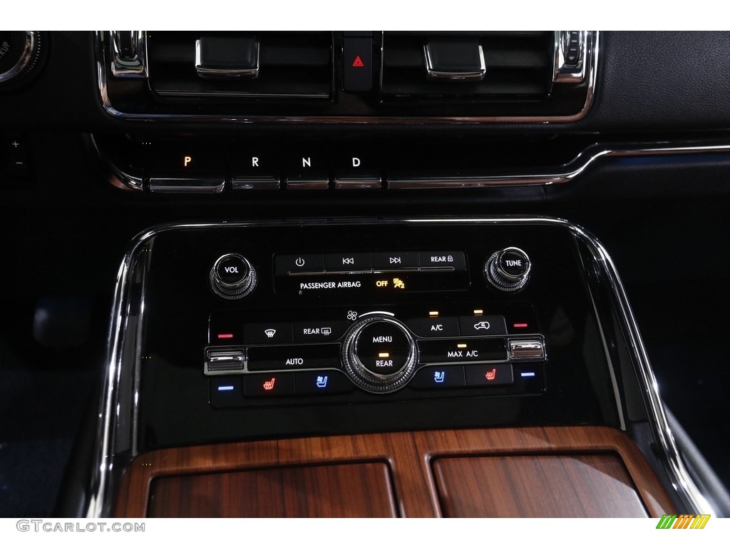 2018 Navigator Reserve L 4x4 - Black Velvet / Russet photo #16