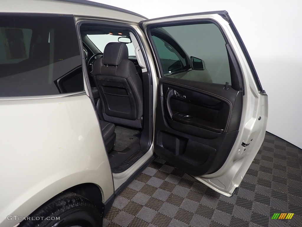 2015 Traverse LT AWD - Champagne Silver Metallic / Ebony photo #35